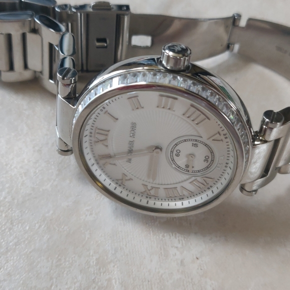 MICHAEL KORS  Skylar Unisex MK5866 - Picture 5 of 5